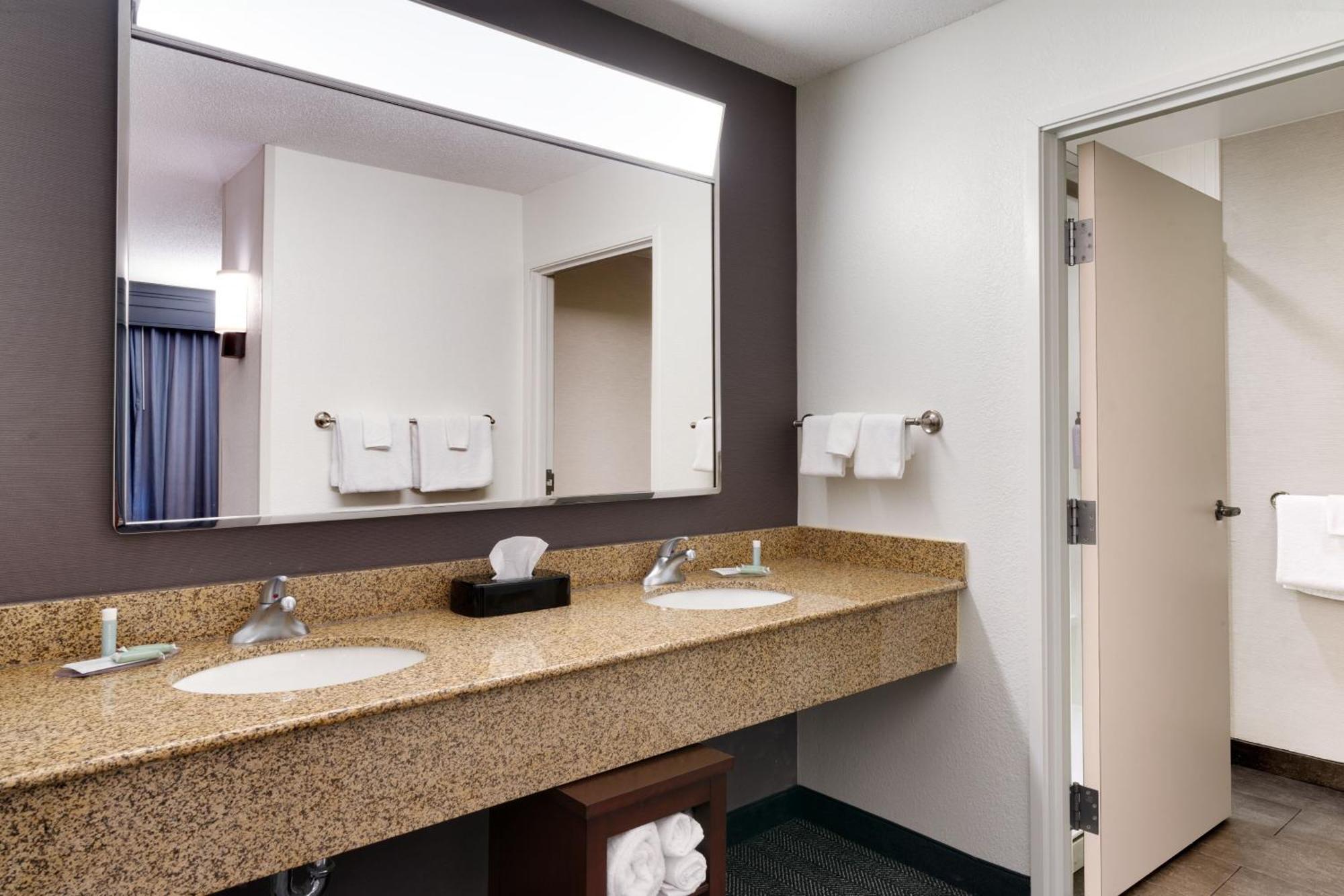 Courtyard By Marriott Johnson City Exterior foto