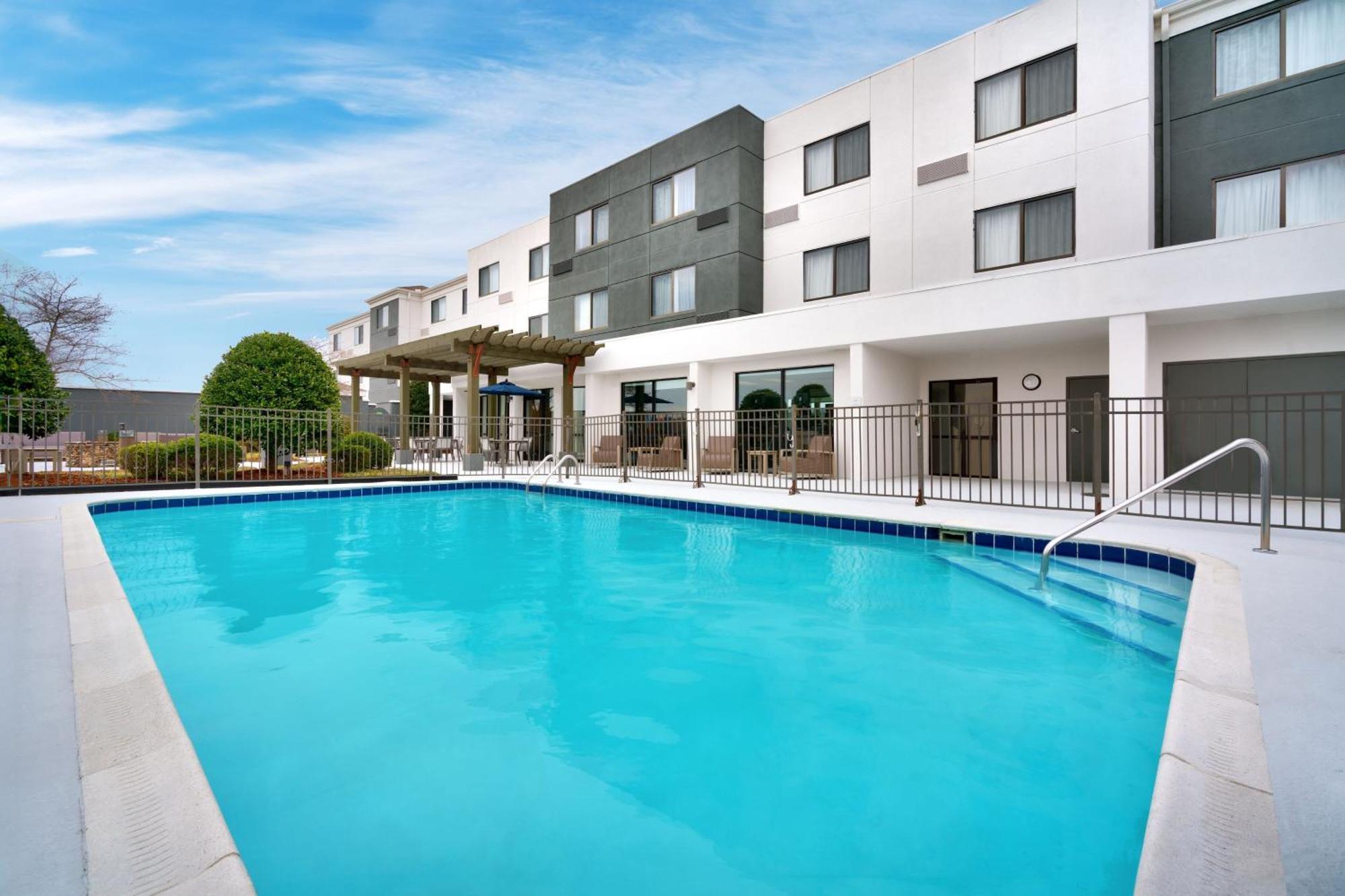 Courtyard By Marriott Johnson City Exterior foto
